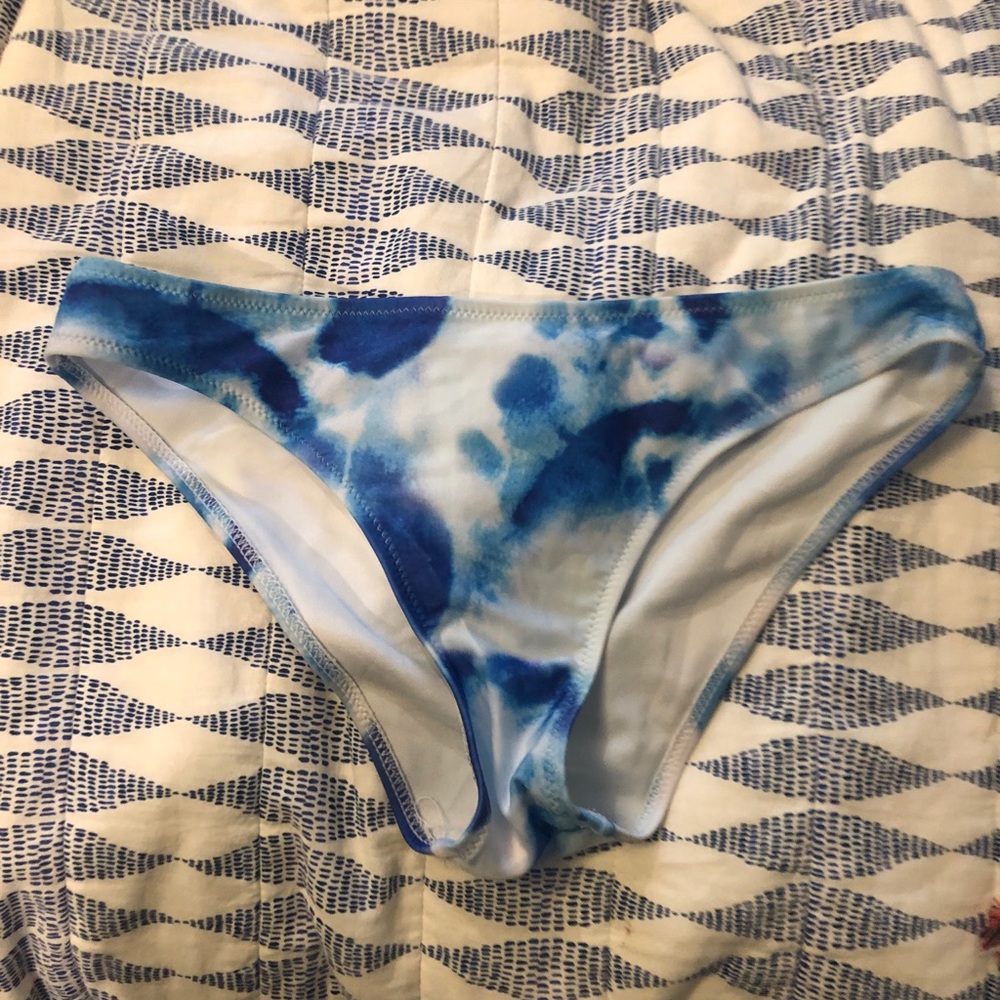 super cute tie dye bottoms!!